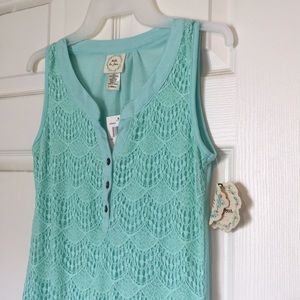 teal tank top